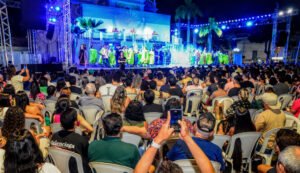 Leia mais sobre o artigo MOSSORÓ: “Chuva de Bala” encanta turistas e público fiel na Igreja de São Vicente