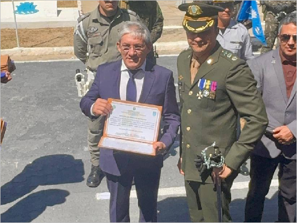 Leia mais sobre o artigo CAICÓ: Comando do 1º BEC homenageia prefeito Dr. Tadeu com título de Amigo do Batalhão em solenidade do Dia do Soldado