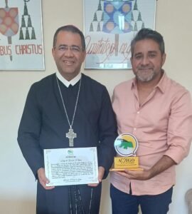 Leia mais sobre o artigo CAICÓ: Dom Antônio Ranis, Bispo da Diocese de Caicó, recebe o projeto Memória Potiguar.