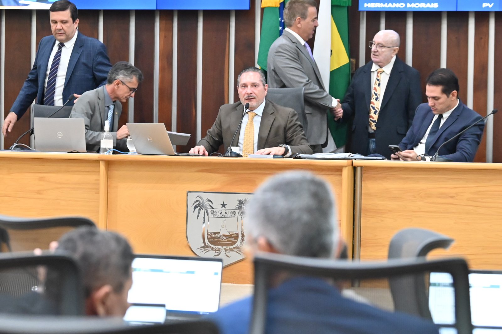 Leia mais sobre o artigo Deputados aprovam projeto que incentiva inserção de mulheres acima de 50 anos no mercado