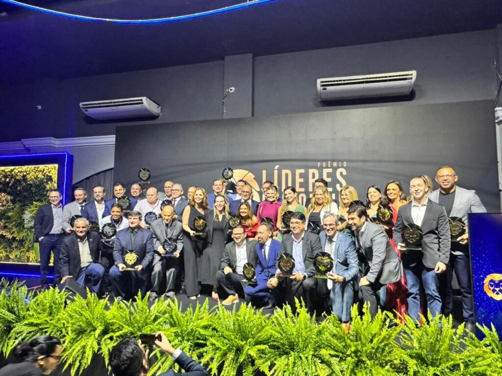 Leia mais sobre o artigo Fecomércio RN prestigia Prêmio Líderes 2025