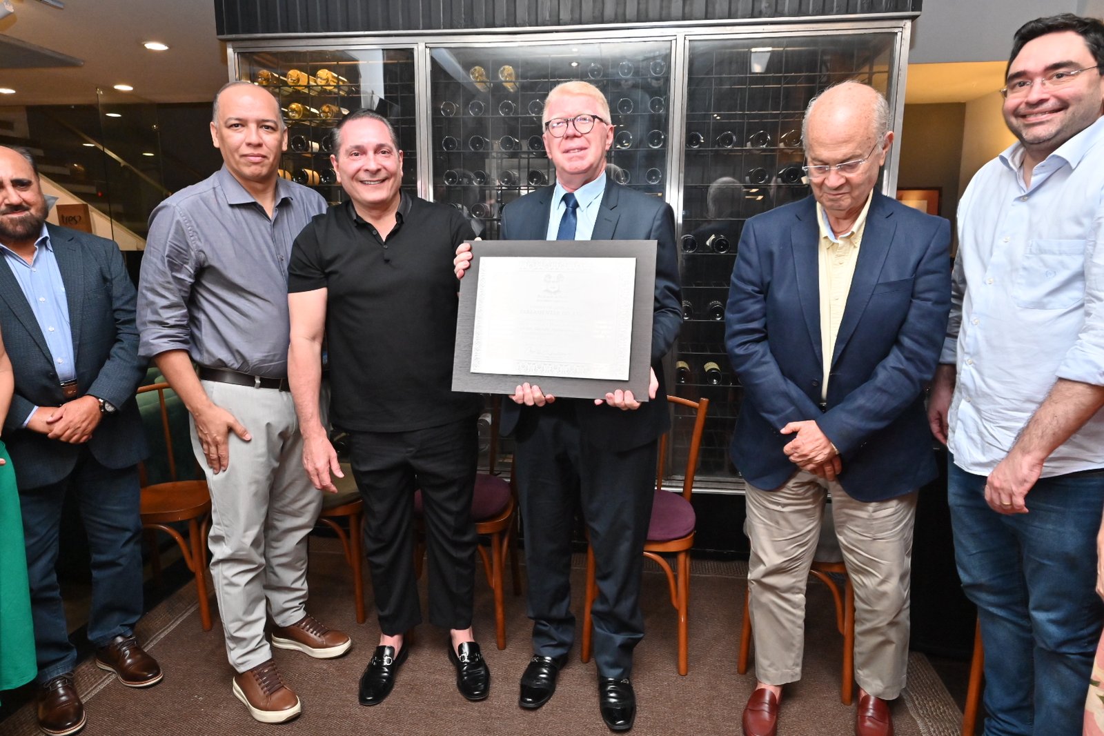 Leia mais sobre o artigo ALRN: Ubaldo Fernandes recebe título de Parlamentar do Ano em noite prestigiada