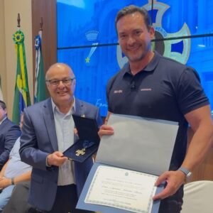 Leia mais sobre o artigo Prefeitura do Natal concede Ordem do Mérito Felipe Camarão ao senador Styvenson Valentim