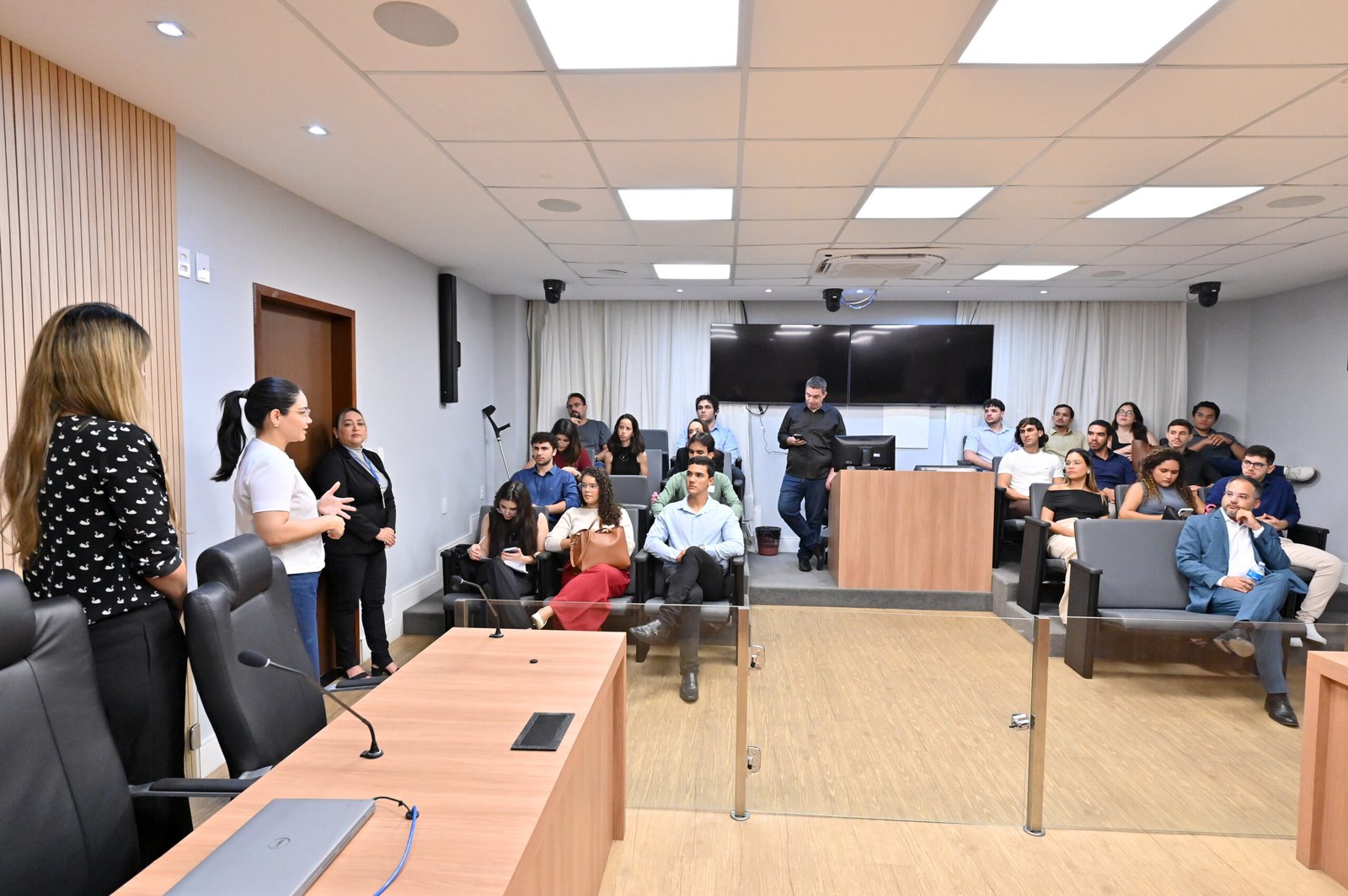 Leia mais sobre o artigo Vivência prática aproxima alunos da UFRN do processo legislativo na ALRN